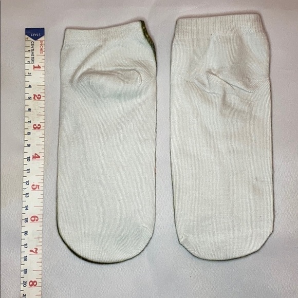 “MERRY CHRISTMAS” SOCKS ✨✨✨ - Picture 3 of 4